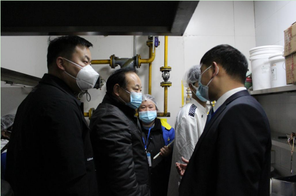 鹤壁天伦燃气公司迎接市城市管理局局长吴福生调研燃气安全工作(图2)