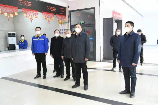 鹤壁市市委书记马富国一行除夕慰问天伦燃气公司一线员工(图1)